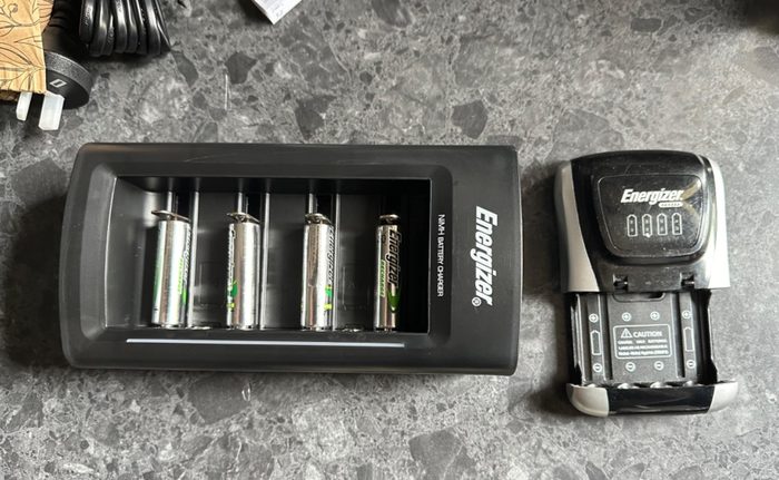 AAA/AA Battery Charger