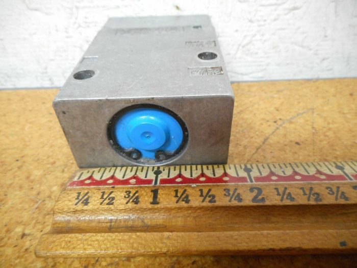 DCI Cartridge Valve, Toggle (Gray), 3-Way, On-Off, N.C.