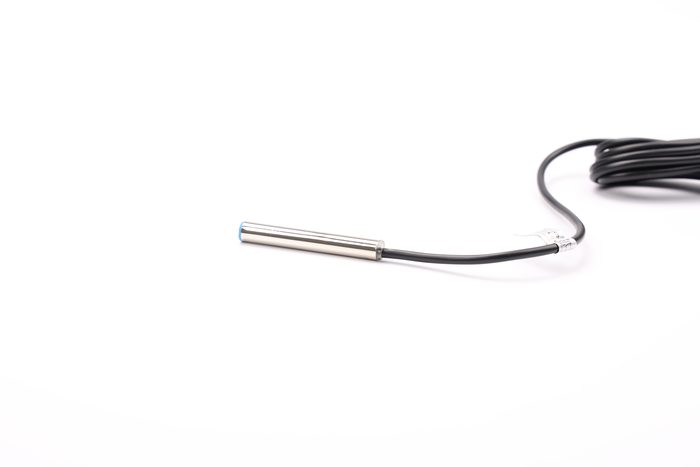 Stord LM6 Inductive Sensor: 1/1.5mm Detection, Flush/Non-Flush