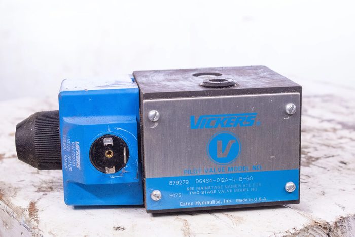 Flow Direction 4-Way Fluid Comp Petroleum Oil Terminal Block