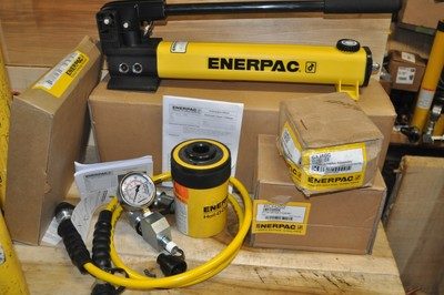 Portable Hydraulic Cylinder: 11 Ton, 10.13" Stroke