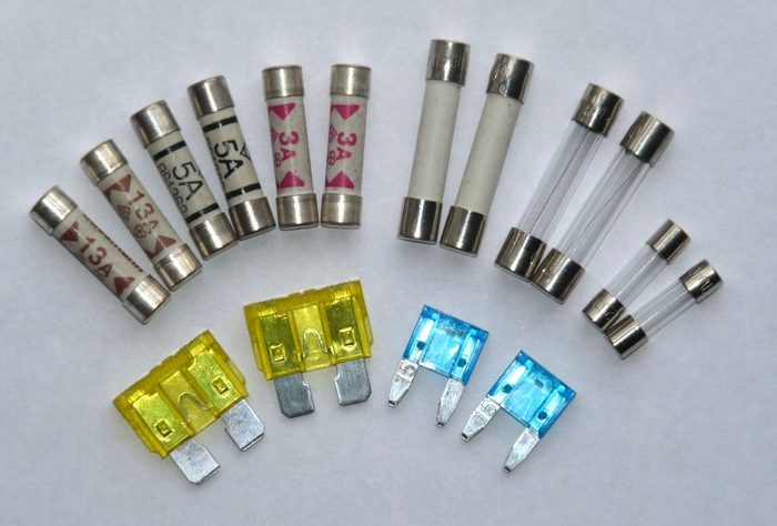 Fuse Holders for Inline Fuses and Cartridge Fuses