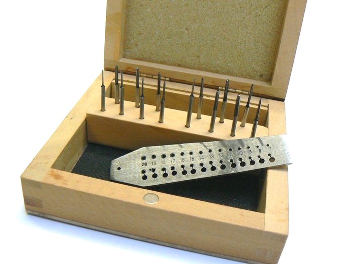 Mini Tap and Die Set, 14 Taps, Micro Tool