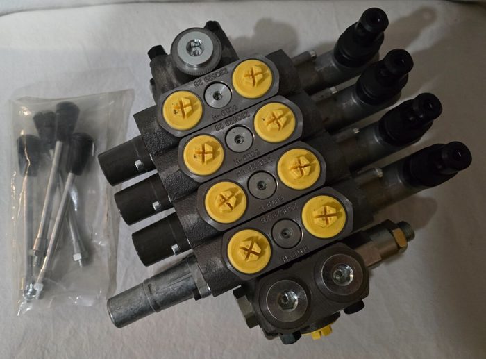 4 Spool Directional Control Valve