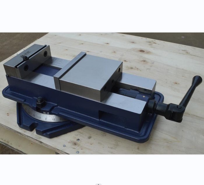 Verti-Lock Milling Machine Vise 7-1/2" x 19.7"