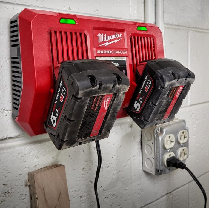 18 V 30 min Charge Time Battery Charger