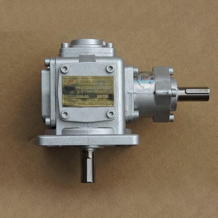 Ratio 2:1 Right Angle Gearbox Spiral Bevel Reducer with 2 Keyed Shaft 15mm