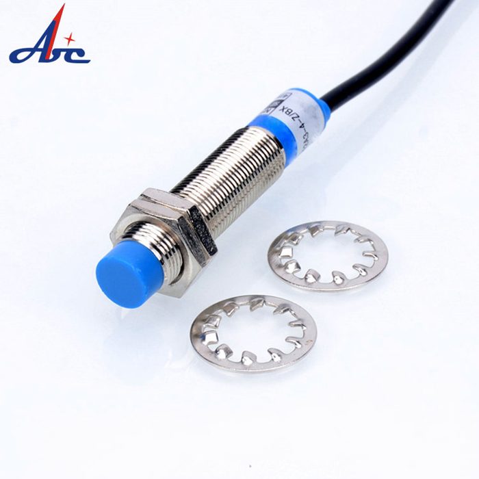Inductive Proximity Sensor for Detecting Metal