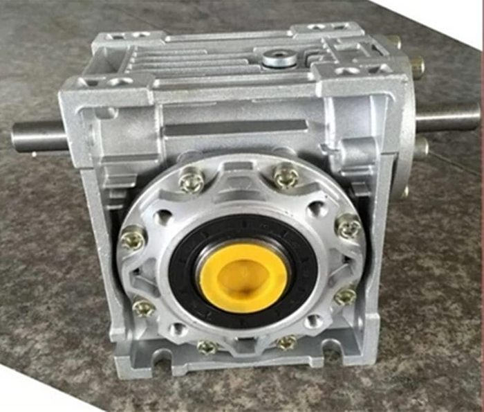 Worm Reducer NRV040-VS Gear Ratio 5:1-80:1 Worm Drive Extension Shaft Input Shaft 11mm 90 Degree Worm Reducer Speed Reducer